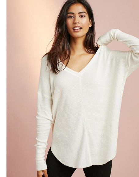 Anthropologie Tops - Anthropolgie Saturday Sunday Thermal V Neck Top M